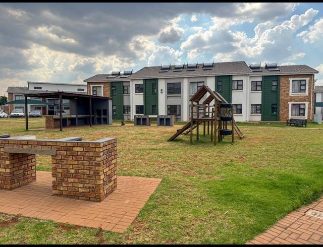 2 BEDROOM APARTMENT FOR SALE IN PROTEA GLEN